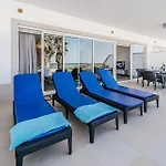 Beachfront Atlantic View A09 شقة *