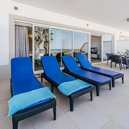 Beachfront Atlantic View A09 Апартаменты *